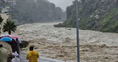 Inundaciones en Pakistán dejan al menos 32 muertos.
