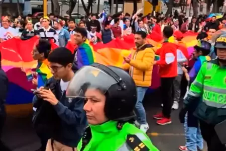 PNP durante la Marcha del Orgullo en Lima.