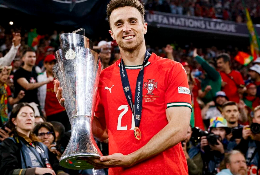 Diogo Jota, futbolista portugus se coron campen con la seleccin de Portugal hace un mes.