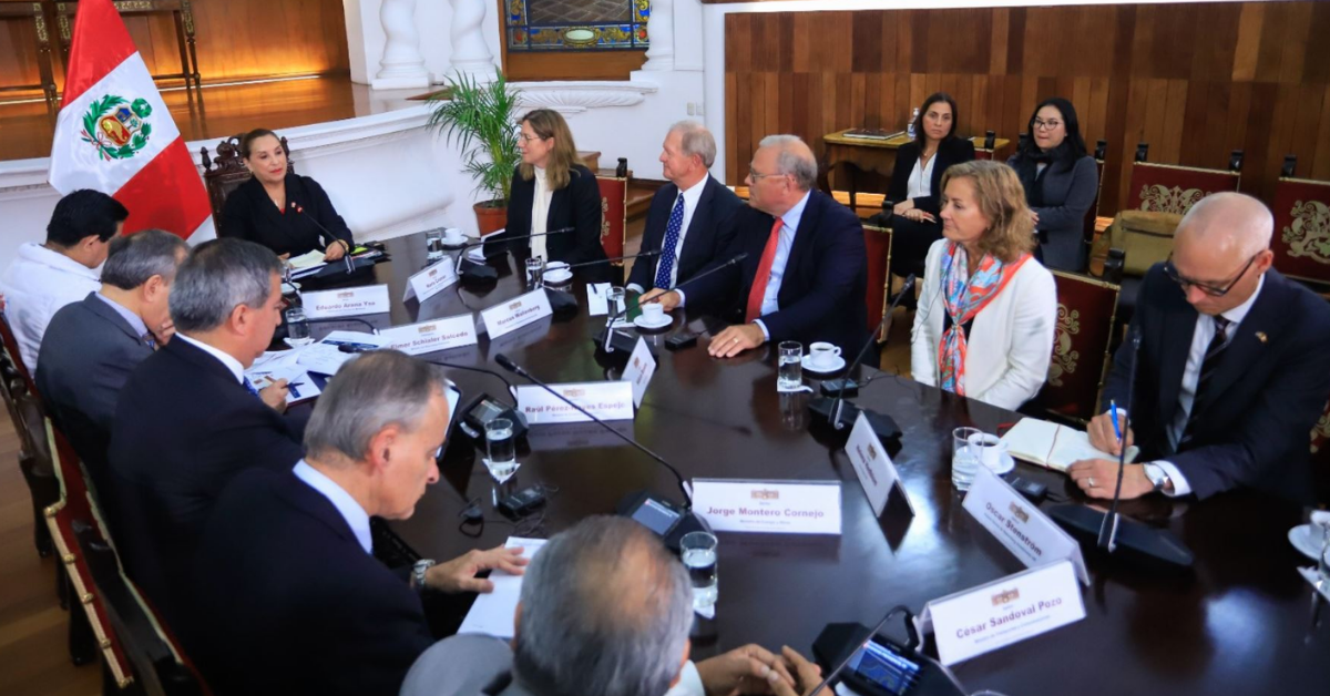 Aviones de guerra para el Perú: Dina Boluarte recibe a dueños de empresa sueca Saab
