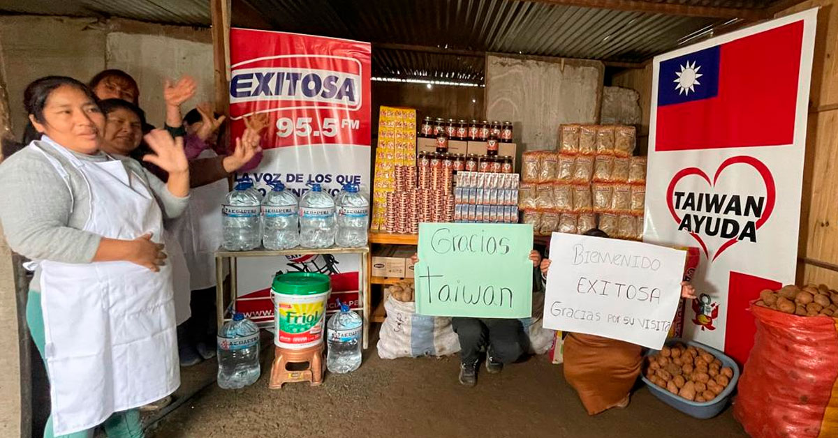 Exitosa y Gobierno de Taiwán entregan una tonelada de alimentos a olla común en Carabayllo