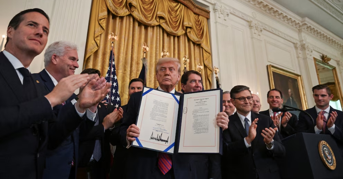 Donald Trump firmó la 'Ley Genius' que regula el uso de la criptomonedas en Estados Unidos