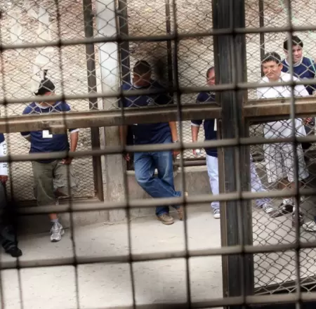 Llamadas extorsivas se realizan desde el interior de los penales.