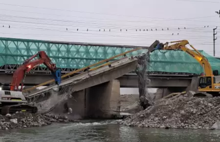 MTC inicia demolicin del puente Chancay.