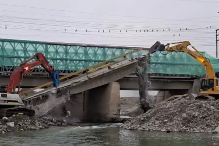 MTC inicia demolicin del puente Chancay.