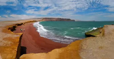 La Playa Roja en Paracas fue elegida como maravilla natural de Sudamrica.