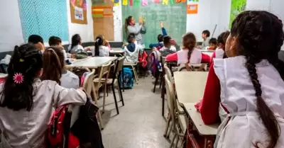 Presentan proyecto de ley para aumentar inversin anual en educacin.