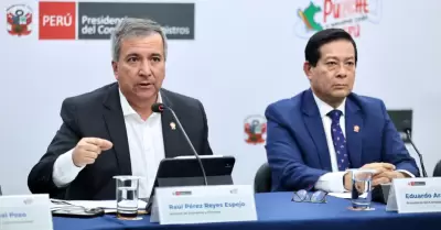 Ministros no asistieron al Congreso para responder por aumento de sueldo preside