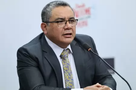 Juan Jos Santivez seguir investigado por la Fiscala.