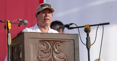 Eduardo Arana defiende el aumento de sueldo de Dina Boluarte.