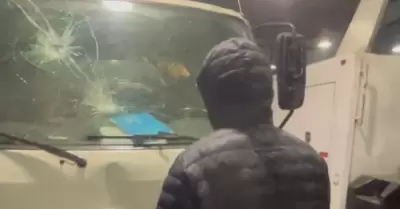 ATU denuncia penalmente a los agresores del operario de una grúa.