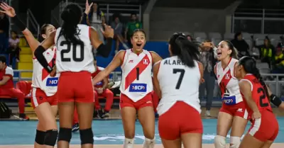 Perú logra la medalla de plata en la Copa América de Vóley de Brasil.