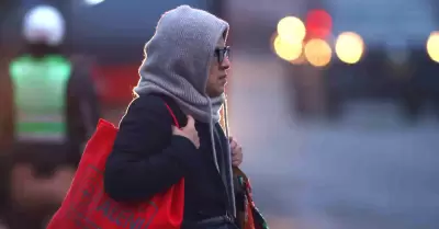 ¿Por qué el cielo sigue oscuro después de las 6 a.m.?