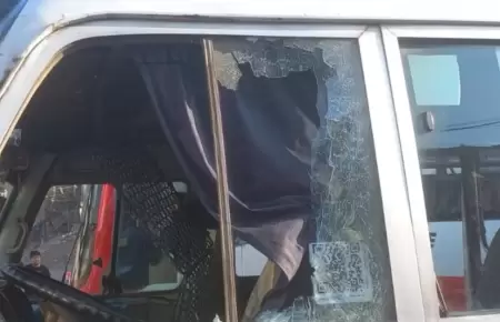 Extorsionadores atacan a balazos a buses de transporte pblico en SJL.