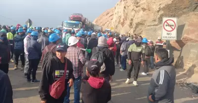 Bloqueo de carreteras en el sur del Perú