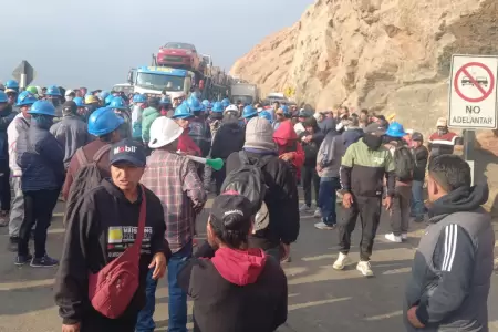 Bloqueo de carreteras en el sur del Per