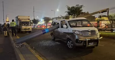 Accidente deja 4 heridos y bloquea vía de acceso al nuevo Jorge Chávez.