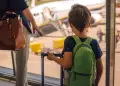 Quieres viajar con tu menor hijo al extranjero por Fiestas Patrias? Estos REQUITOS solicita Migraciones