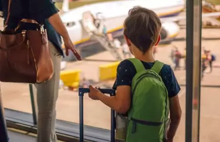 Qu requisitos pide Migraciones para viajar con menores?