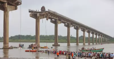 10 muertos por el colapso de un puente en India