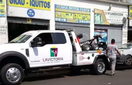 TC prohíbe a municipios utilizar grúas para remolcar autos mal estacionados.