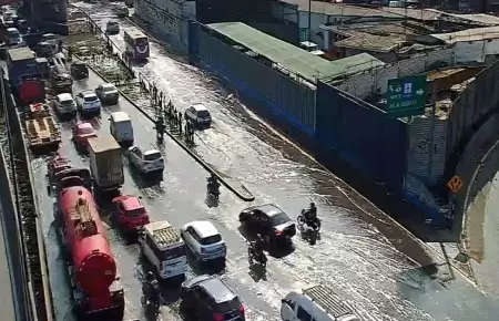 Tapa de buzón colapsa en Caquetá y genera intenso tráfico en la Vía de Evitamien
