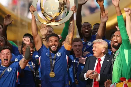 Donald Trump acompa al Chelsea en su premiacin como campen del mundo.