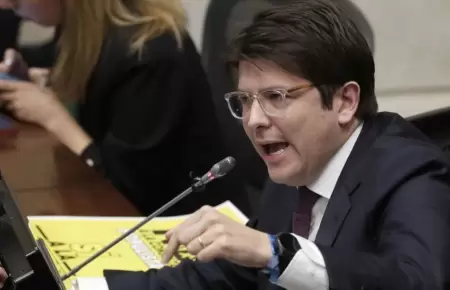 Senador colombiano Miguel Uribe muestra mejoras tras atentado contra su vida.
