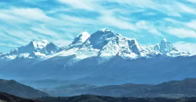 Rescatan a tres montañistas españoles atrapados en glaciar en Huascarán