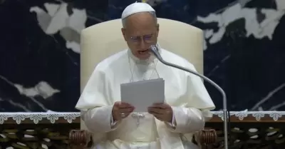 Papa León lamenta ataque israelí a una iglesia católica en Gaza.