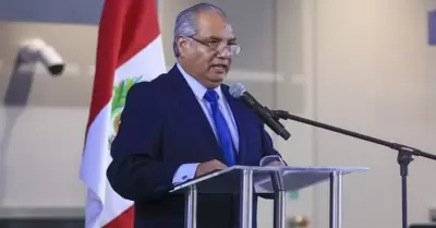 Ministro de Transportes respalda propuesta de transmisión del himno nacional en
