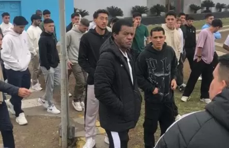 Hinchas de Sporting Cristal irrumpieron en La Florida para 'apretar' a jugadores