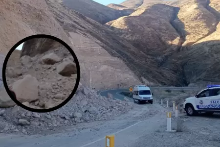 carreta de Tacna sufre derrumbe de rocas y tierra
