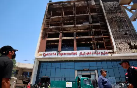 Incendio en mall de Irak deja al menos 60 muertos