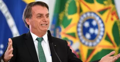 Ordenan medidas restrictivas a Jair Bolsonaro.