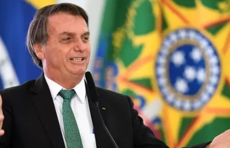 Ordenan medidas restrictivas a Jair Bolsonaro.