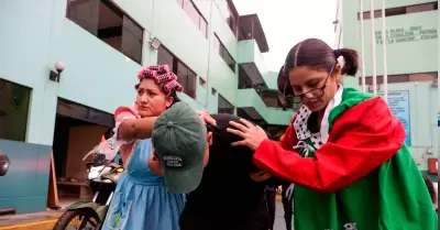 Grupo Terna se disfraza de Chespirito