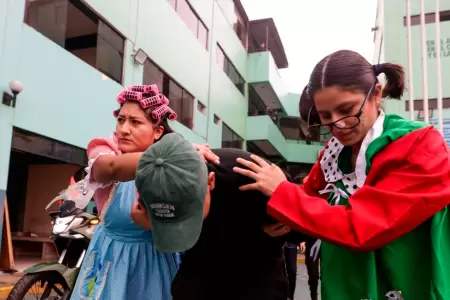 Grupo Terna se disfraza de Chespirito