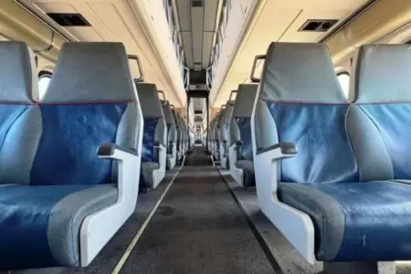 Contralora detect deficientes en asientos de los trenes de Caltrain.