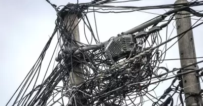 Fiscala advierte sobre peligros de maraas de cables en el Rmac.