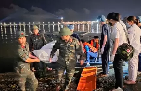 Tragedia en Vietnam por naufragio de barco turstico