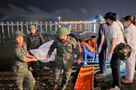 Tragedia en Vietnam por naufragio de barco turstico
