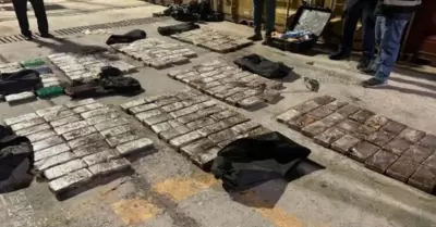 Incautan más de 250 kilos de droga en Paita.