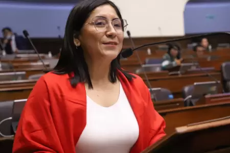 Kelly Portalatino reconsider su renuncia a Per Libre