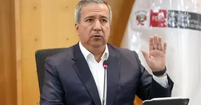 Ministro de Economía denuncia a Ranjiro Nakano y Saúl Yabar