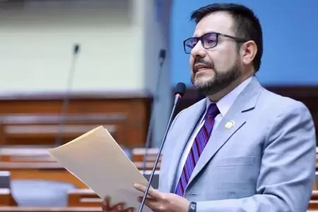 Congresista Carlos Zeballos