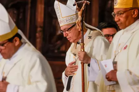 Cardenal Castillo ante Dina Boluarte por Fiestas Patrias.