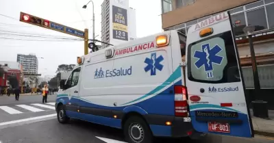 EsSalud despliega sus equipos para atender casos médicos en la Av. Brasil.