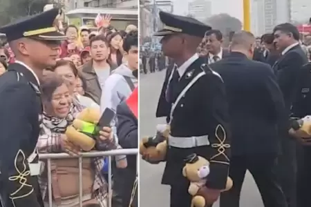 Policas reparten ositos de peluche