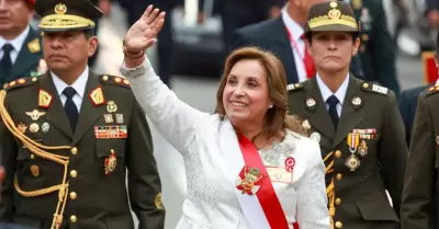 Dina Boluarte participó de su última Parada Militar como presidenta.